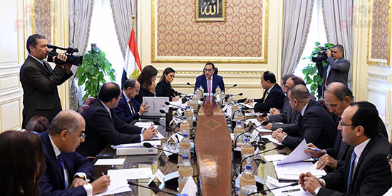 صور اجتماع اللجنة الوزارية الاقتصادية (2)
