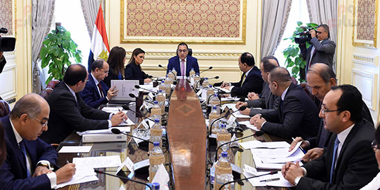 صور اجتماع اللجنة الوزارية الاقتصادية (3)