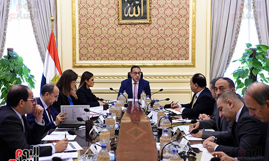 صور اجتماع اللجنة الوزارية الاقتصادية (1)