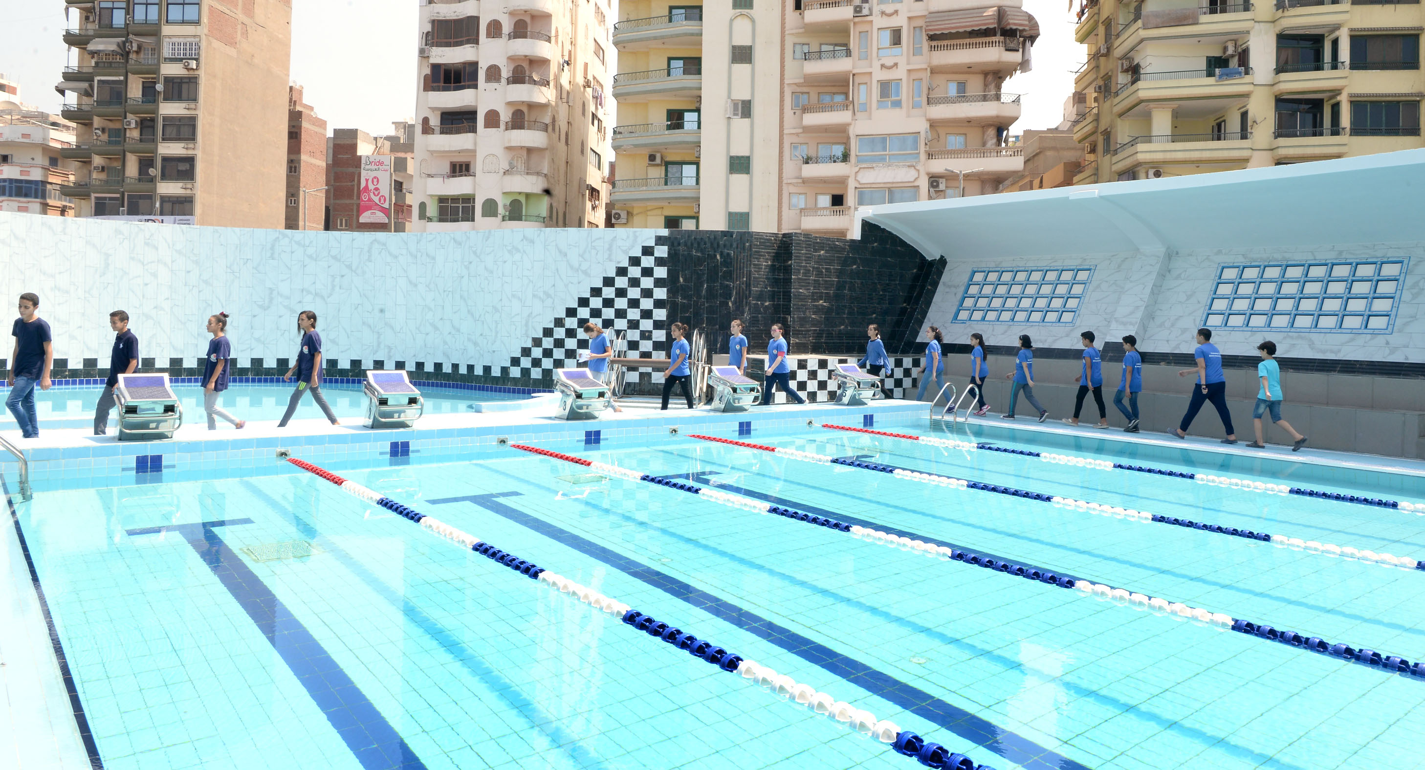رئيس جامعة المنصورة يفتتح حمام السباحة التعليمى بالقرية الأولمبية بجامعة المنصورة (6)