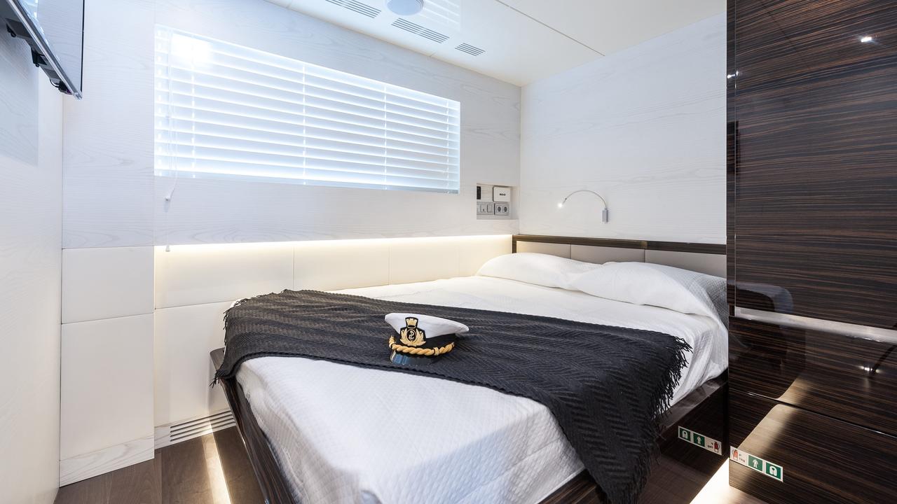 غرفة نوم Admiral Yacht