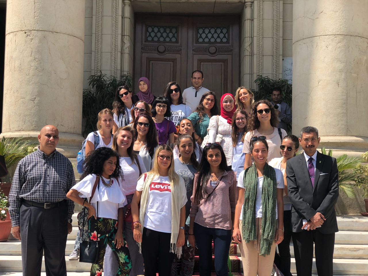 وفد من 17 طالبة إيطالية يزور جامعة القاهرة (3)