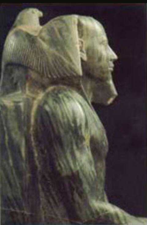 تمثال الملك خفرع من مادة الديوريت الأخضر