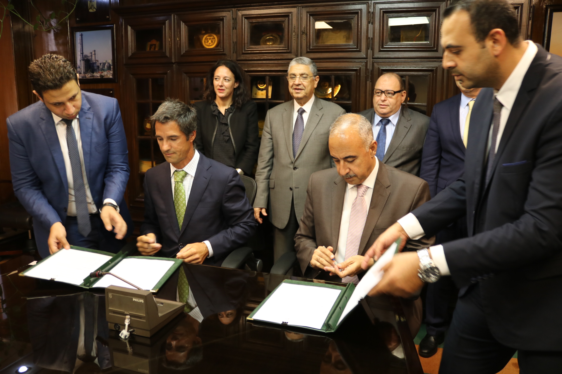 توقيع عقد بين هيئة الطاقة الجديدة والمتجددة وشركة TSK الأسبانية (2)