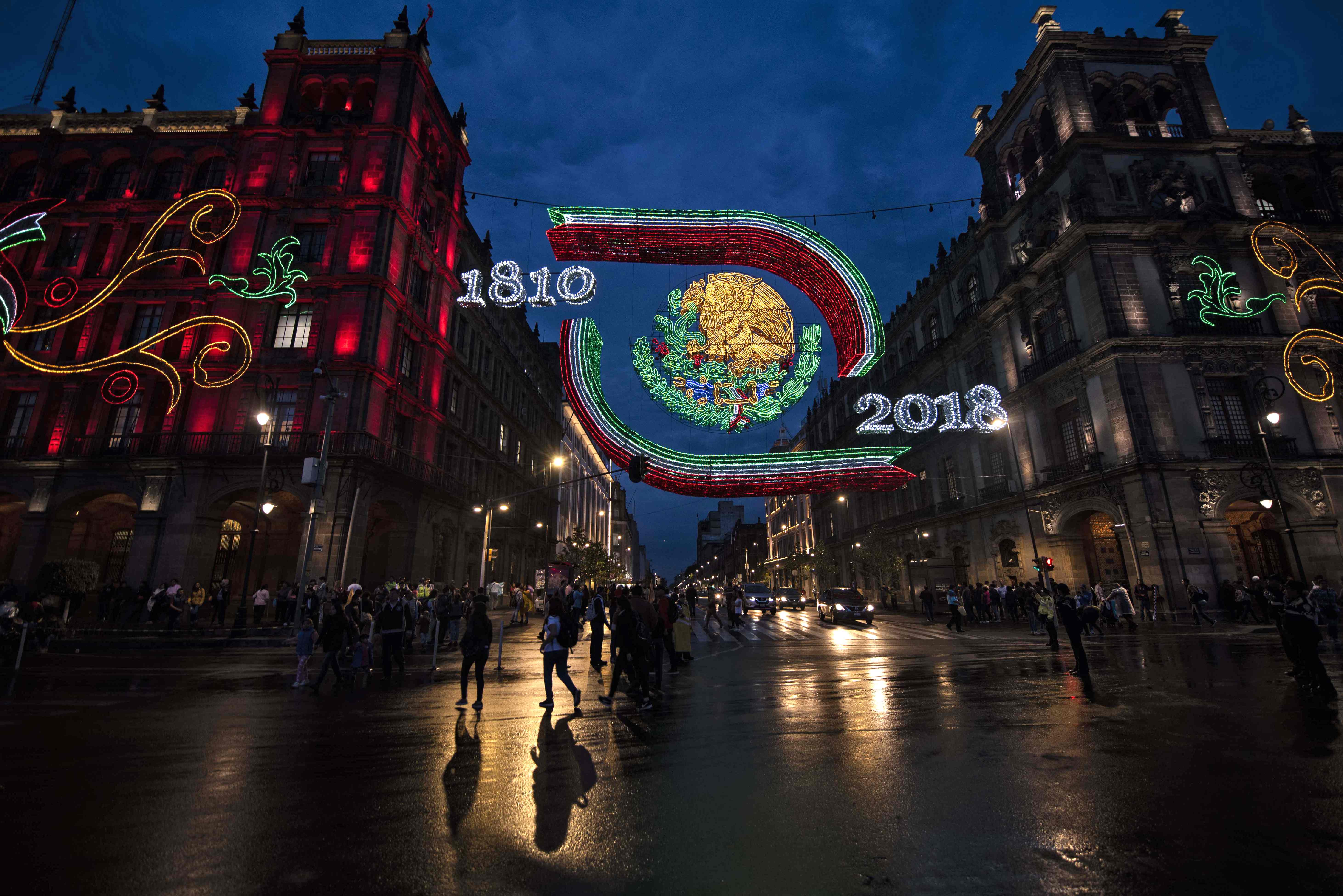 المكسيك تحتفل بمرور 208 أعوام على استقلال البلاد