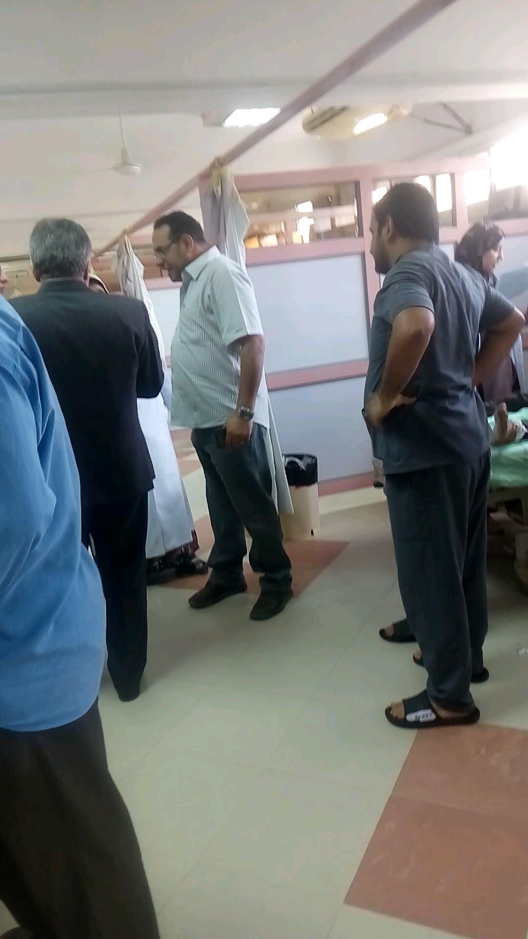 وصول 6 من ضحايا الغسيل الكلوي بمستشفي ديرب نجم لعناية مستشفى جامعة الزقازيق (3)