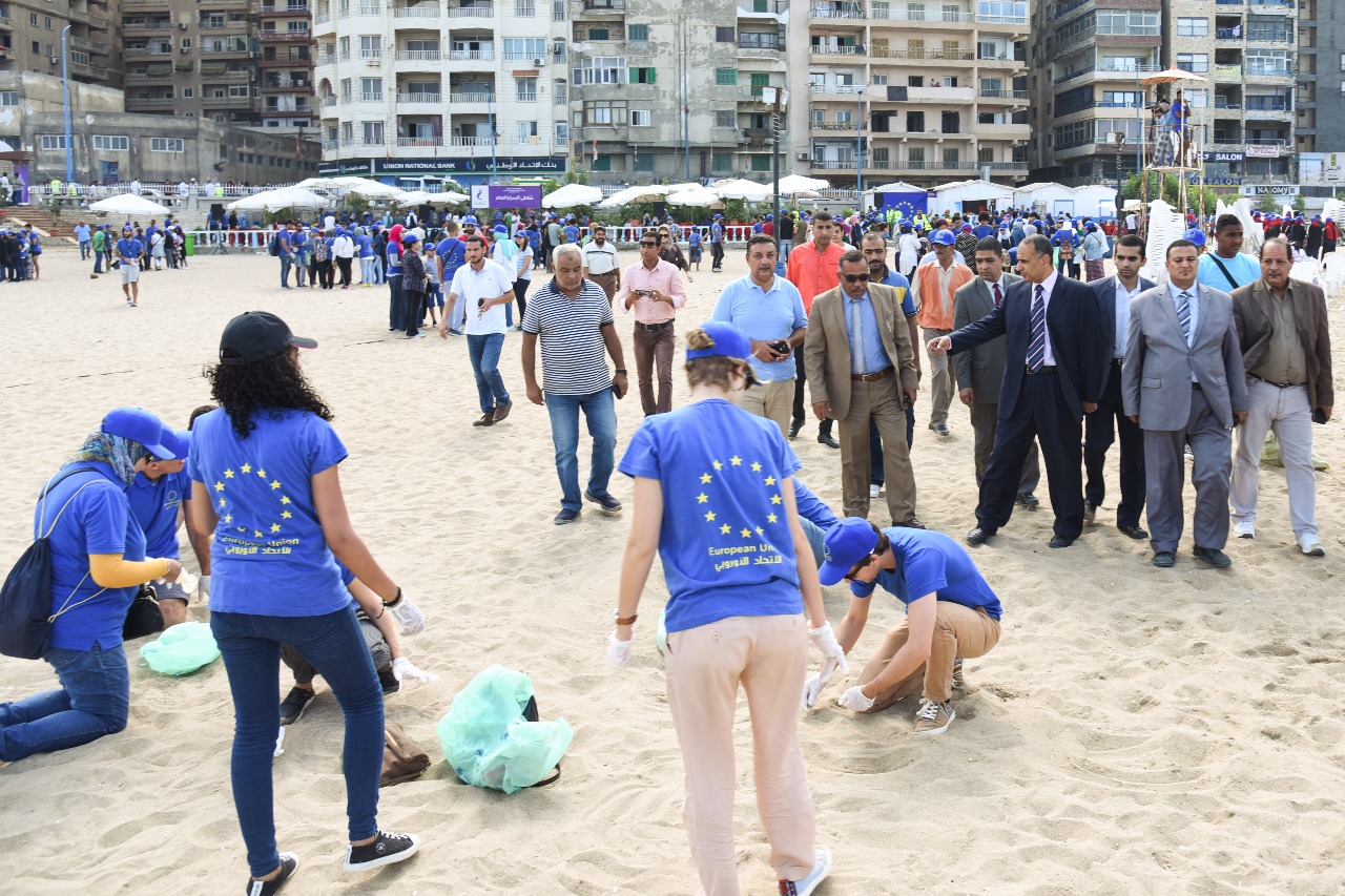 تنظيف شاطئ السرايا العام  (9)