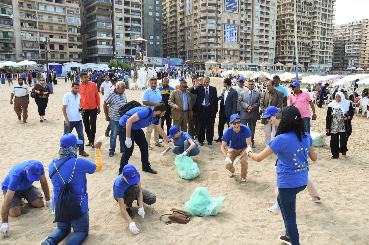 تنظيف شاطئ السرايا العام  (7)