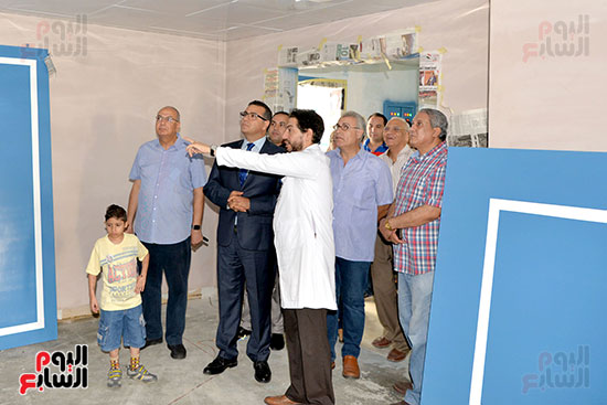 الدكتور محمد حسن القناوى خلال زيارة تفقدية لمستشفى الأطفال الجامعى (7)