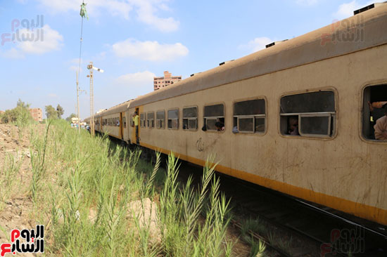خروج قطار القاهرة طنطا عن القضبان بشبين الكوم
