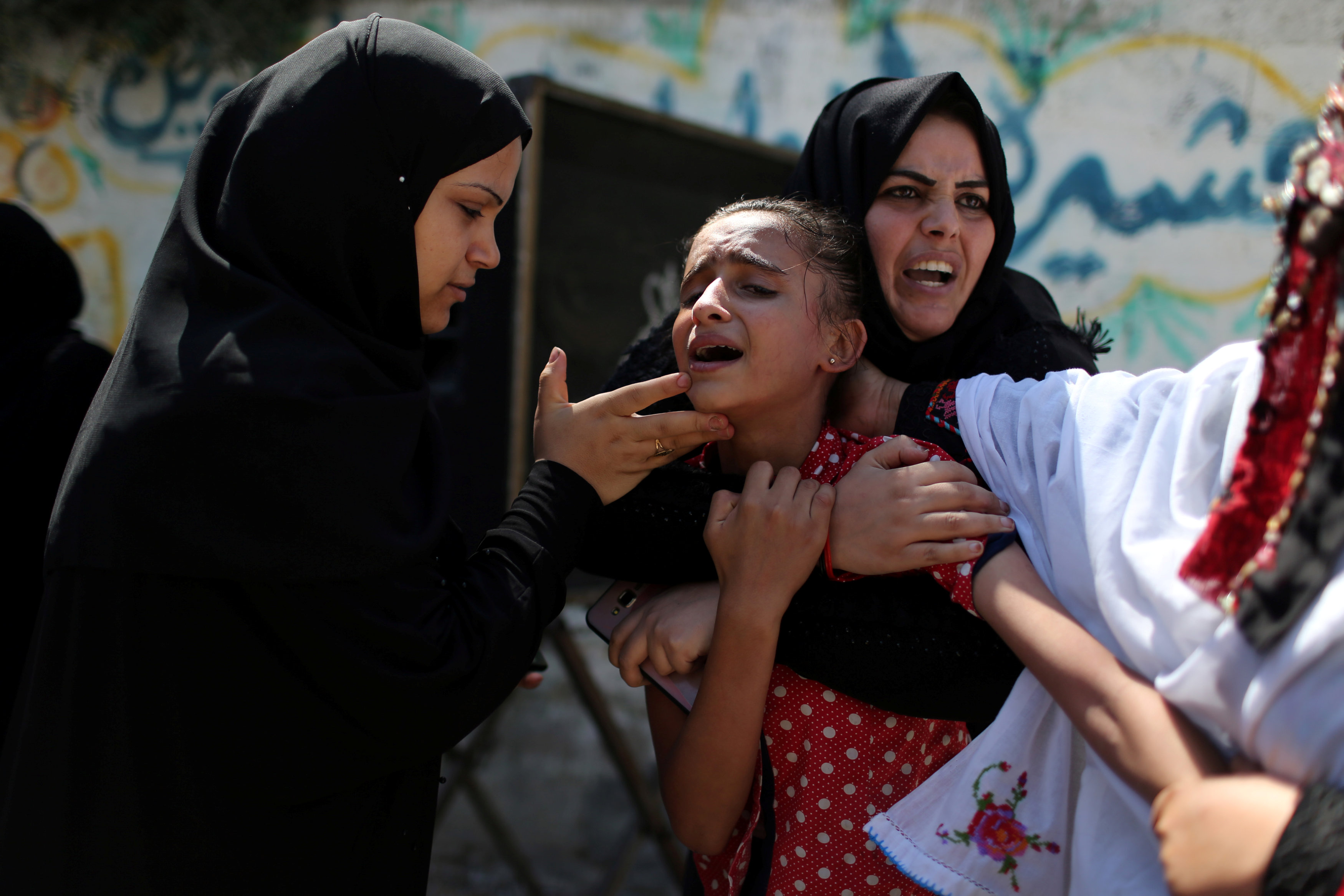 الحزن يهيمن على أسرة الشهيد الفلسطينى الذى قتلته قوات الاحتلال
