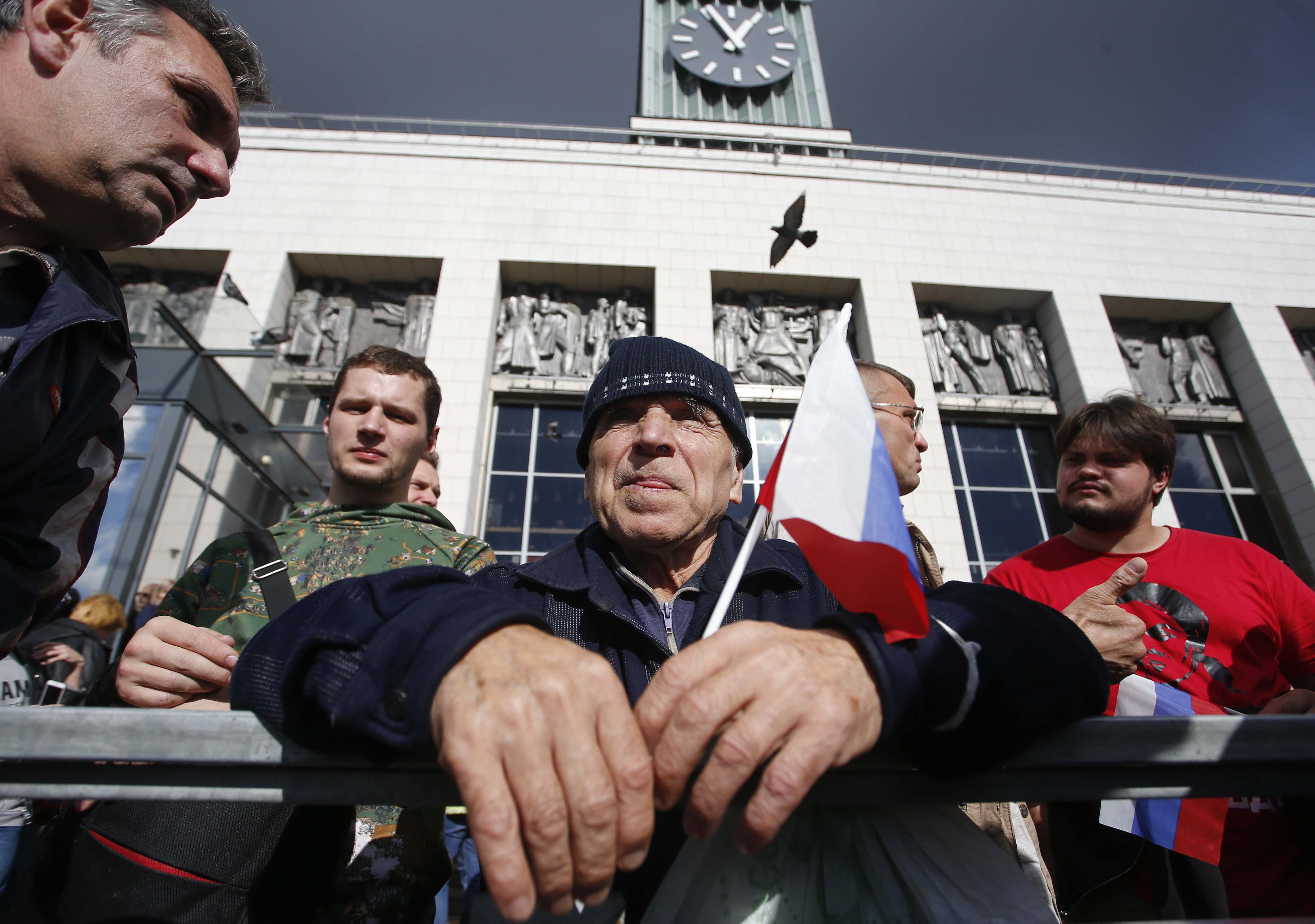 مواطنون روس يتظاهرون احتجاجا على رفع سن التقاعد