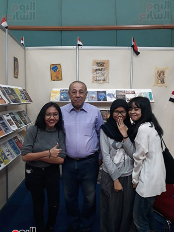 مشاركة-هيئة-الكتاب-فى-معرض-أندونسيا-(7)