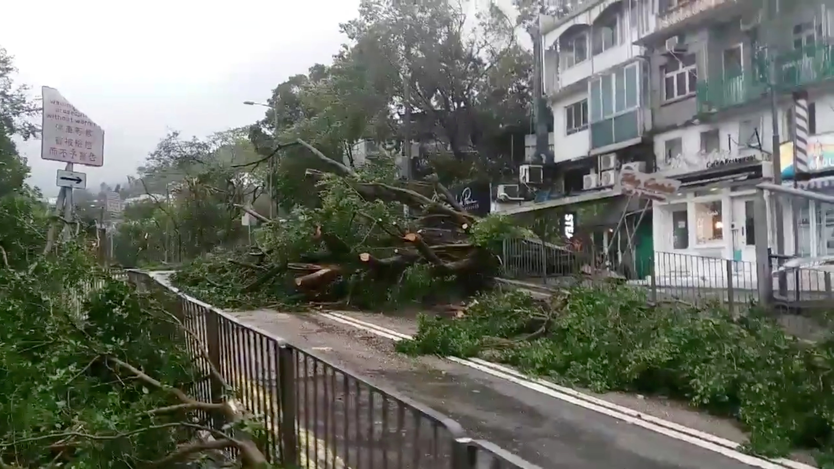 جانب من الإعصار مانكوت فى الصين 