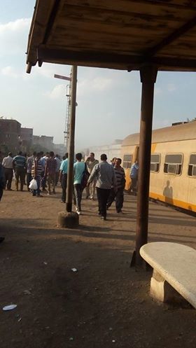 اشتعال النيران فى قطار القاهرة المنوفية (2)