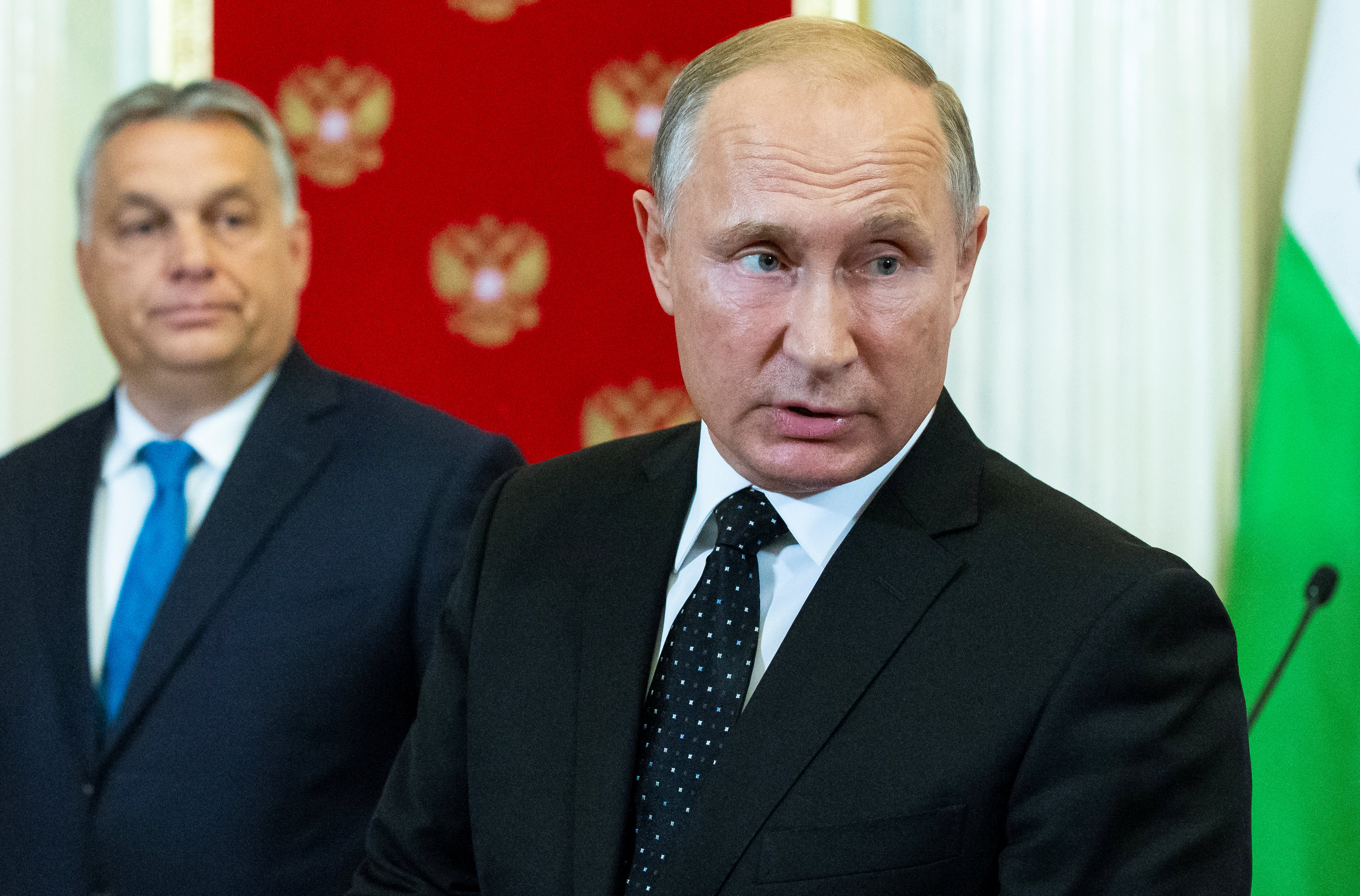 بوتين يرد على تساؤلات الصحفيين أثناء مؤتمر مع رئيس وزراء المجر أمس