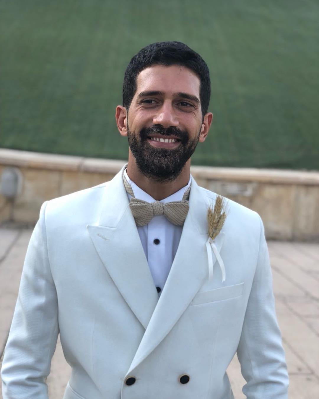 أحمد مجدى ببدلة زفافه