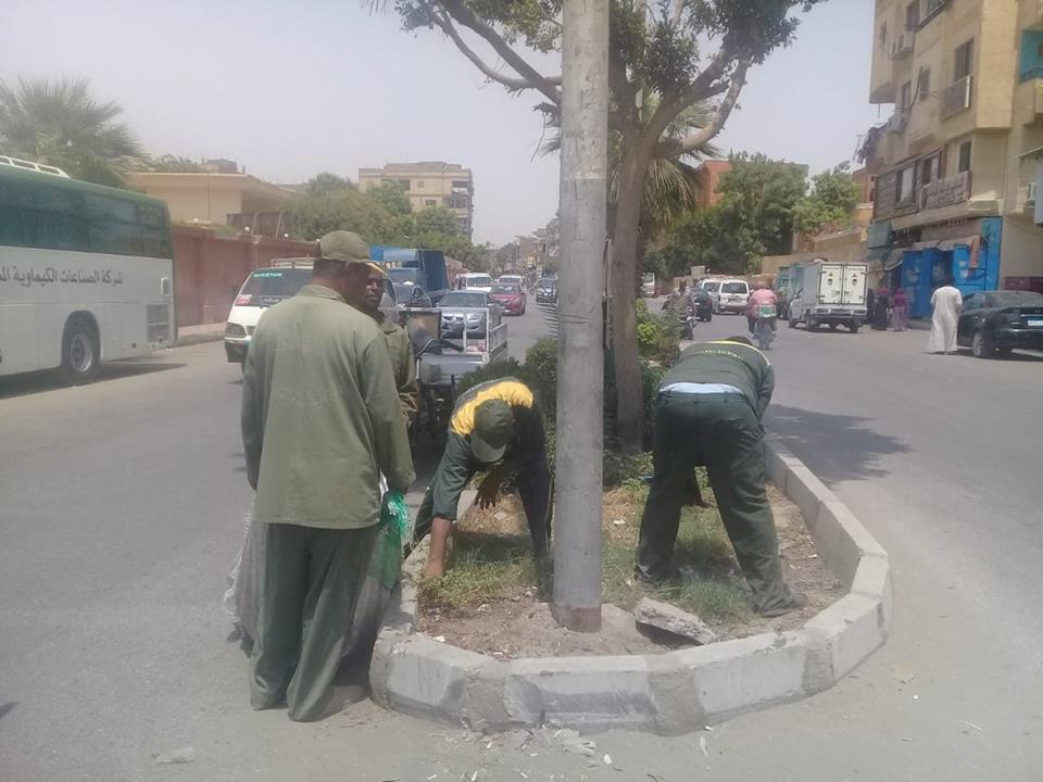 مساعدة رئيس مدينة الأقصر تواصل حملات النظافة بشوارع المدينة