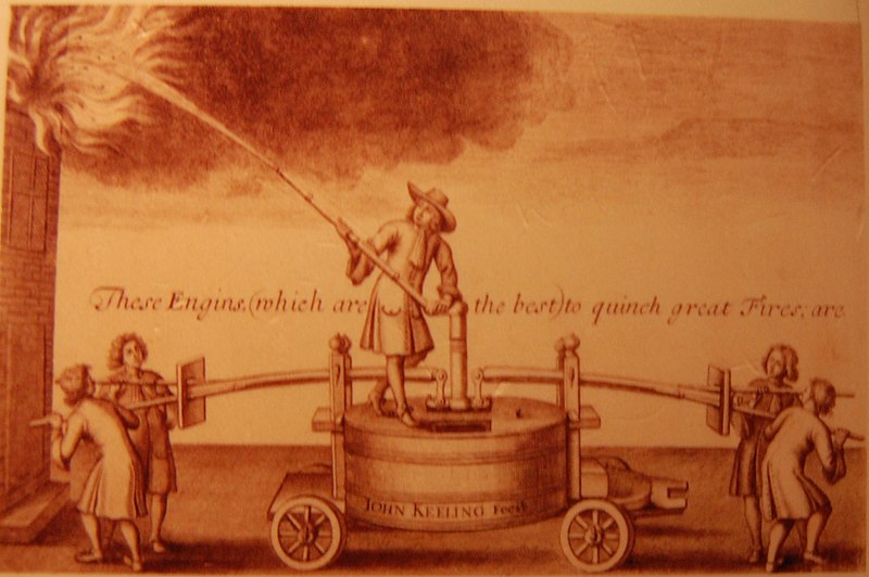 إعلان عن سيارة إطفاء الحريق ذات العجلات المستخدمة فى القرن السابع عشر