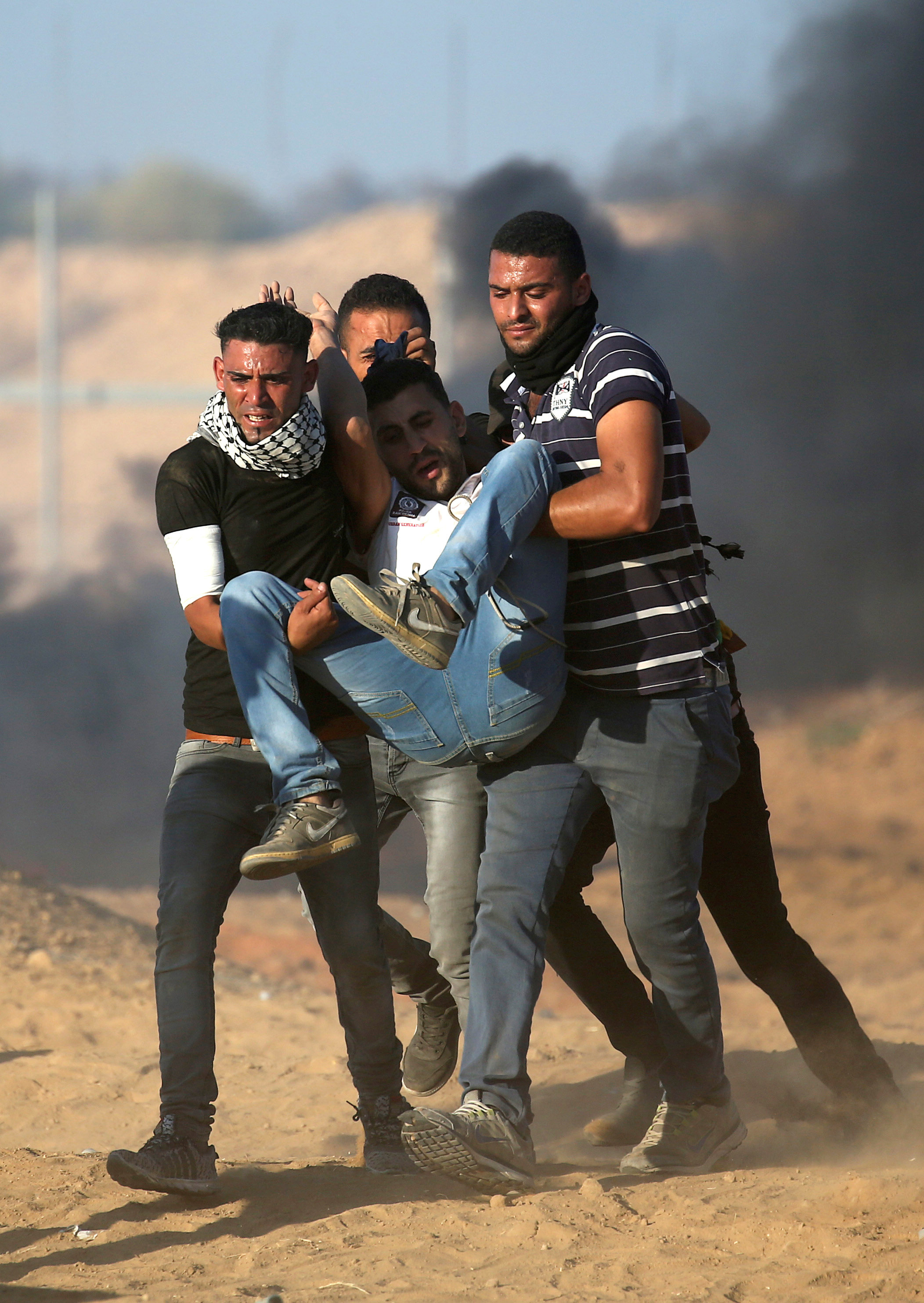 اصابة فلسطينى فى مظاهرات اليوم