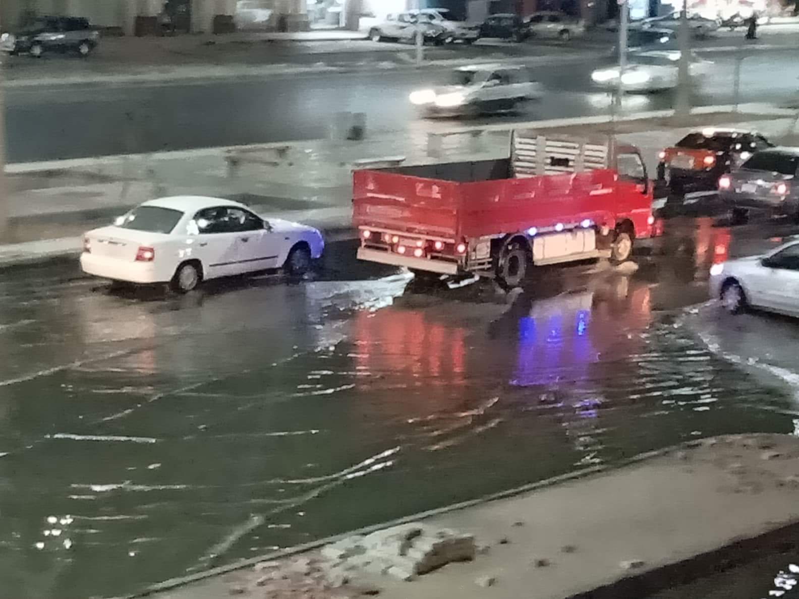 صور ..غرق أكبر شوارع الغردقة واهمها في مياة ا (1)