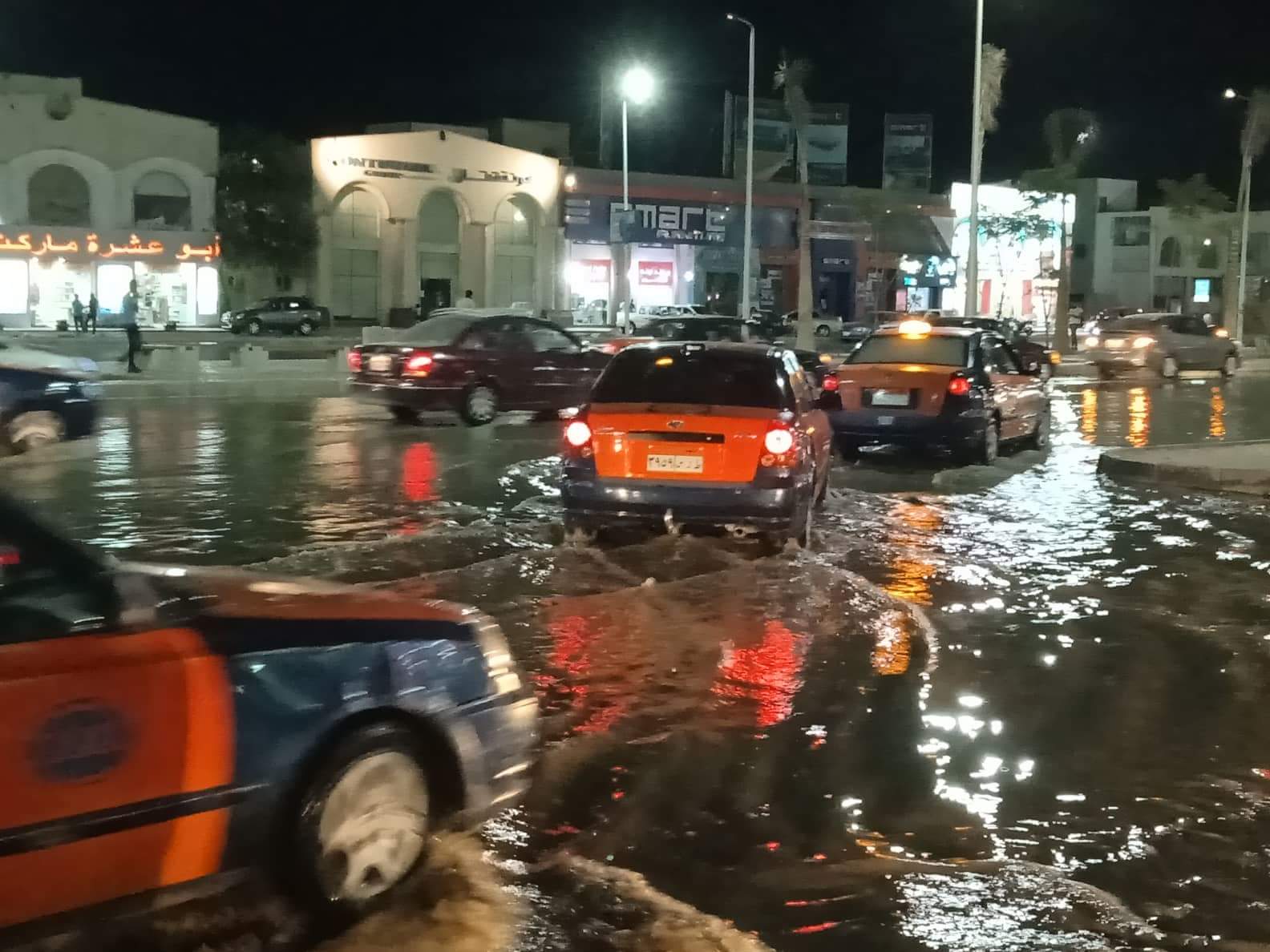 صور ..غرق أكبر شوارع الغردقة واهمها في مياة ا (5)