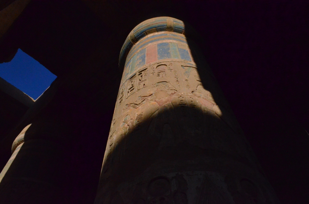   باحثون آثريون مصريون يواصلون رصد الظواهر الفلكية بالأقصر