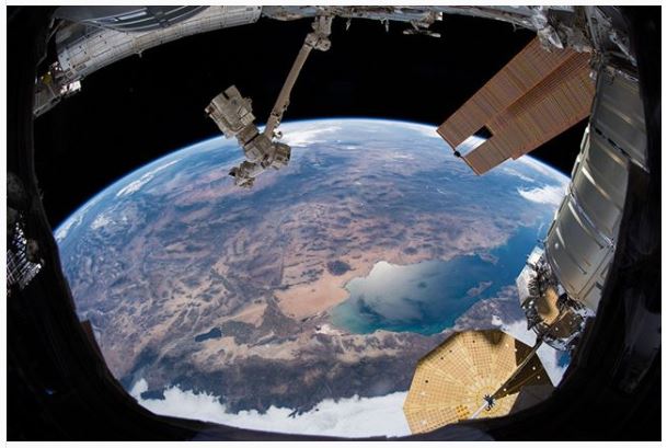 صورة للساحل الغربى للولايات المتحدة الامريكية من وكالة الفضاء الدولية