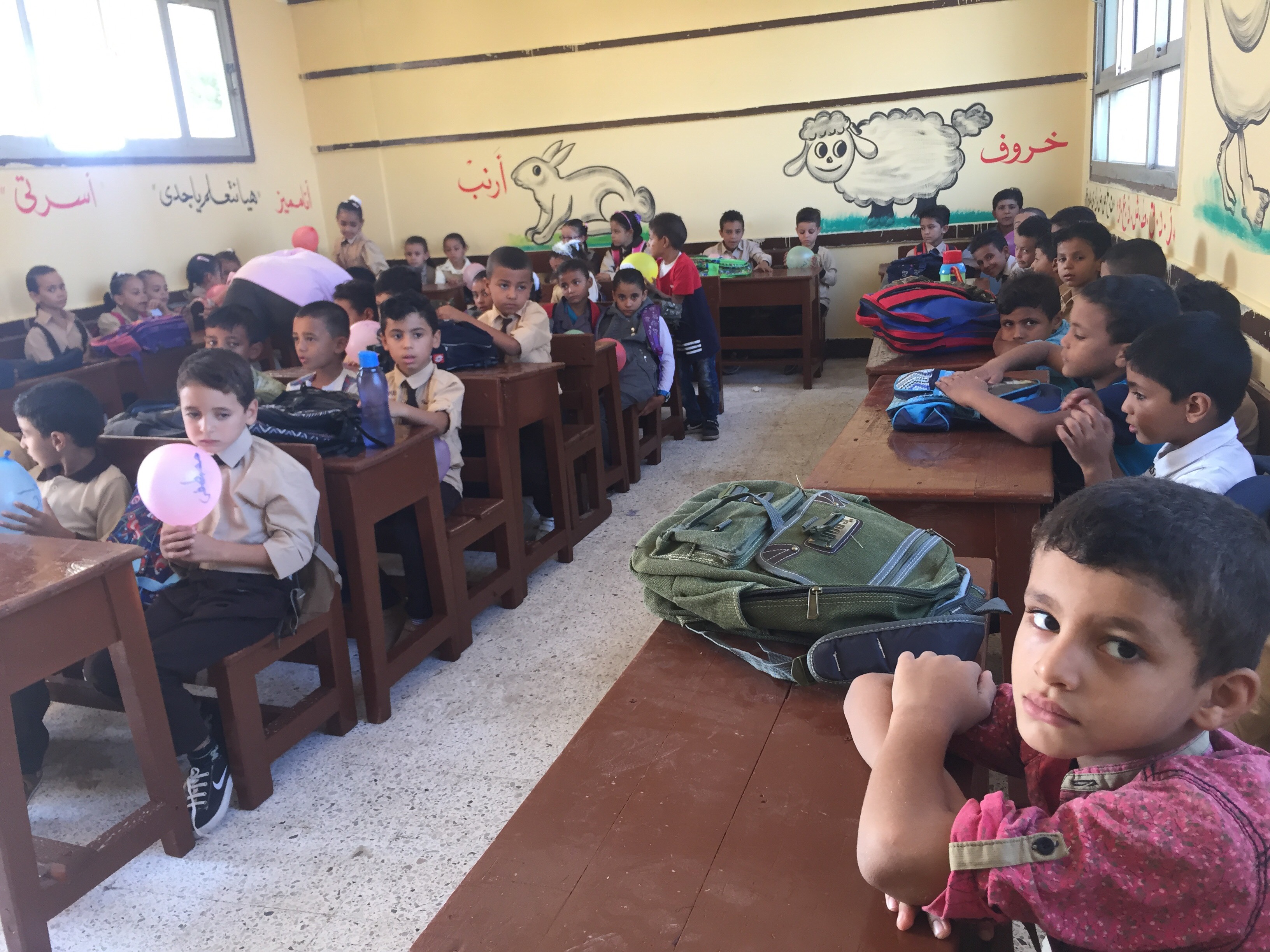 تحويل مسجد لفصل دراسى بسبب الازدحام (6)