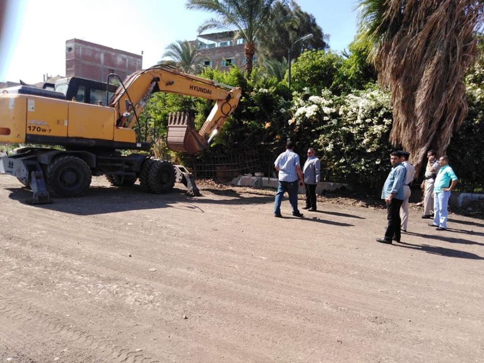 حملات نظافة بشوارع أسيوط استعداداً لزيارة رئيس الوزراء (6)