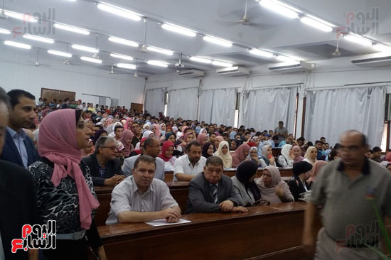 رئيس جامعة الزقازيق  الجامعة ضمن 3 جامعات بمصر فى تطبيق الساعات المعتمدة (11)