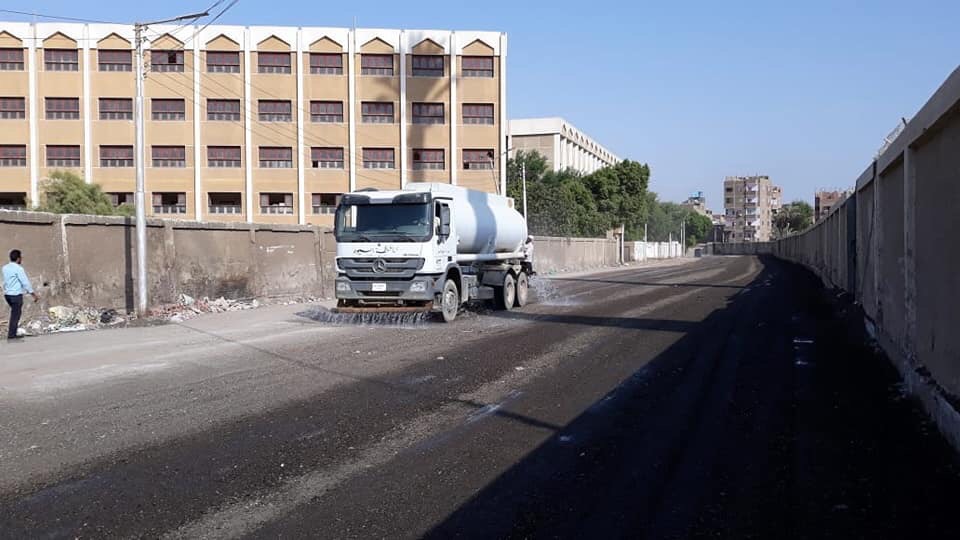 حملات نظافة بشوارع أسيوط استعداداً لزيارة رئيس الوزراء (7)