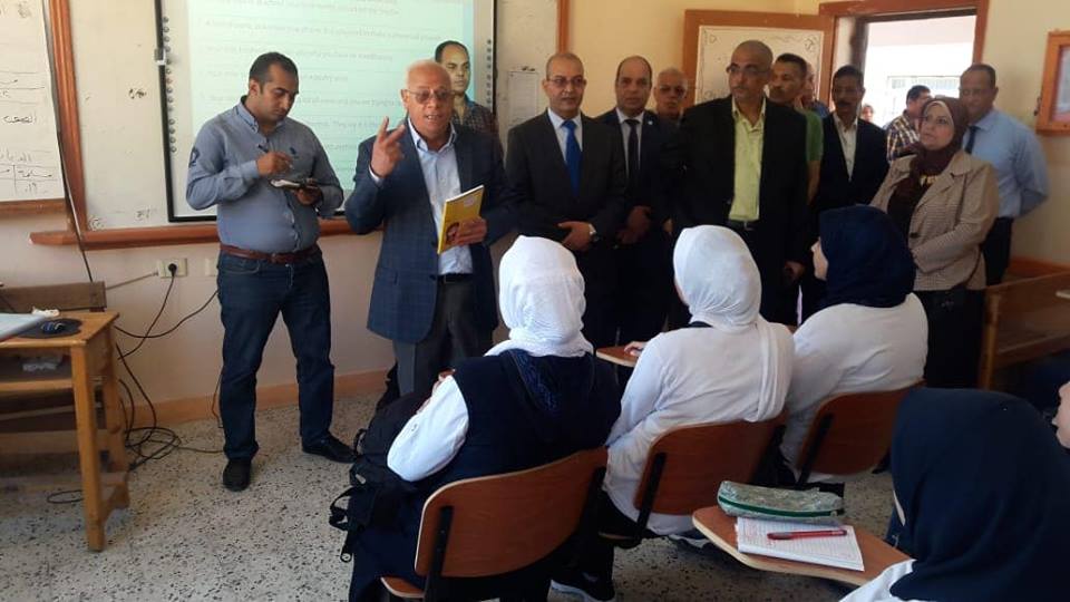 محافظ بورسعيد يشارك طلاب بورسعيد الثانوية العسكرية طابور الصباح (17)
