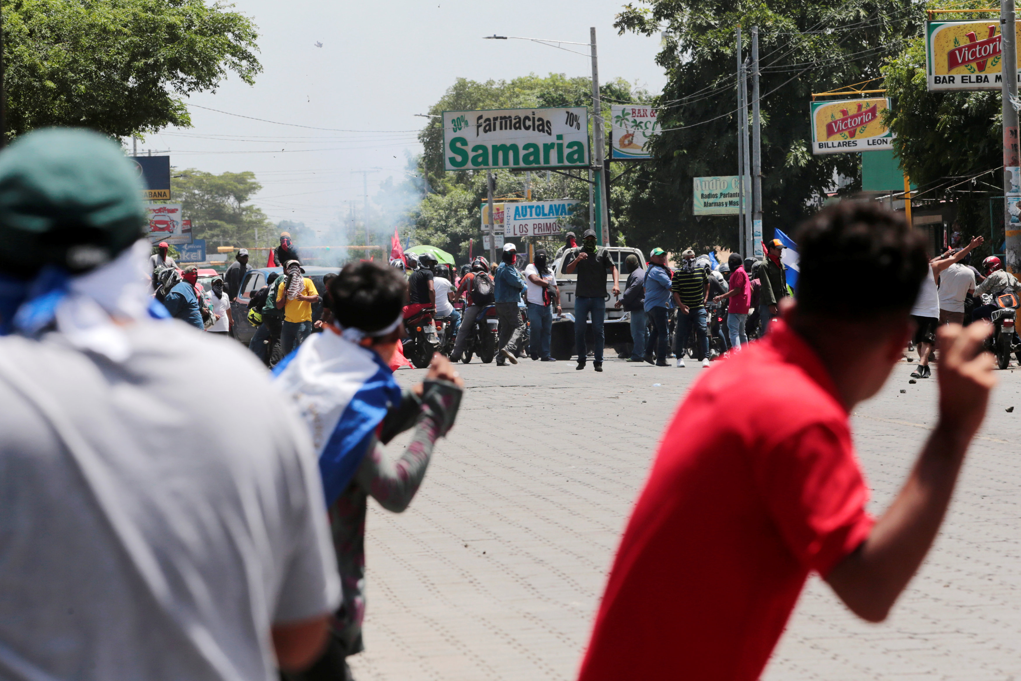 المتظاهرون فى نيكاراجوا والشرطة