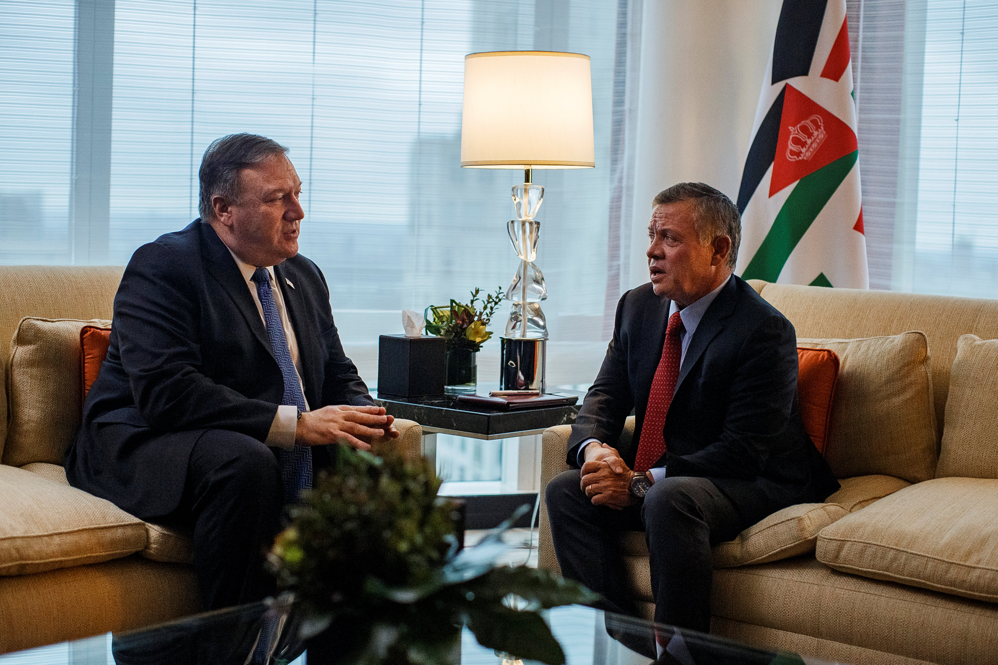 العاهل الأردنى يلتقى وزير خارجية أمريكا 
