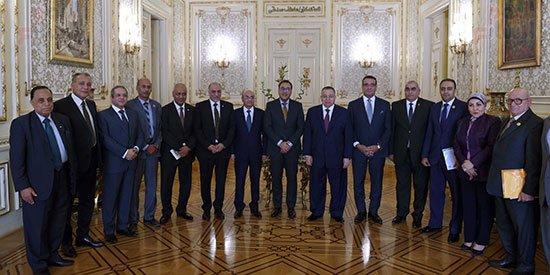 مصطفى مدبولى رئيس الوزراء، بوكيلى البرلمان، ورؤساء الهيئات البرلمانية (19)