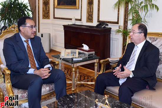 الدكتور مصطفى مدبولى رئيس الوزراء مع السفير اللبنانى بالقاهرة (2)