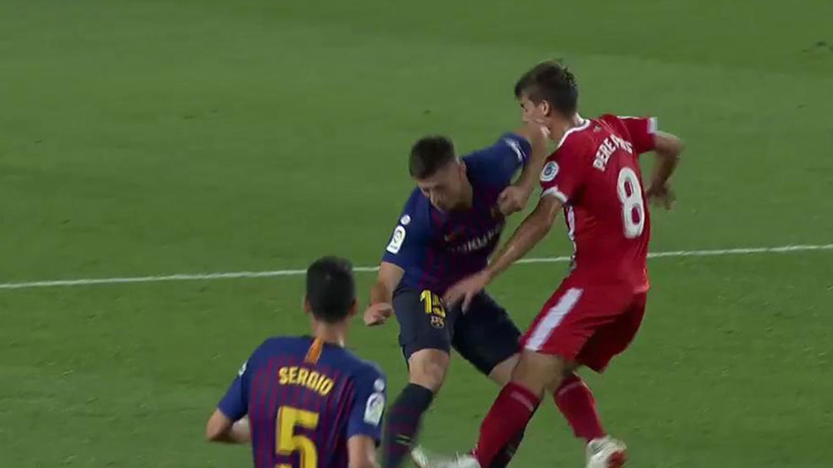 طرد لاعب برشلونة فى مواجهة جيرونا