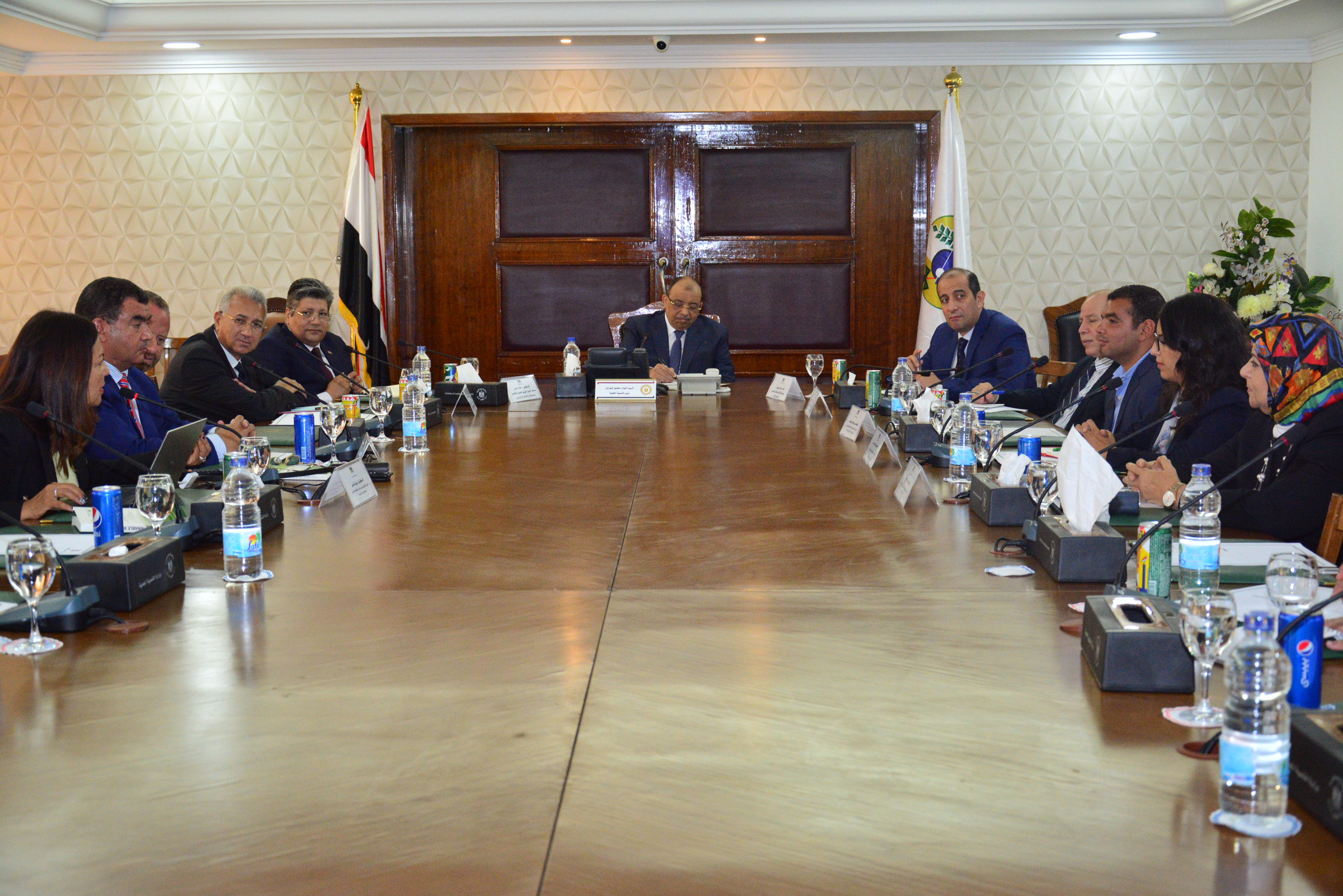 اجتماع وزير التنمية المحلية والوفد الاماراتى  (2)