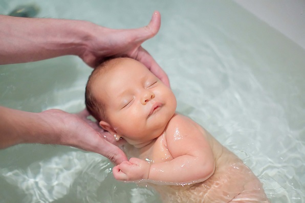 babys-first-bath