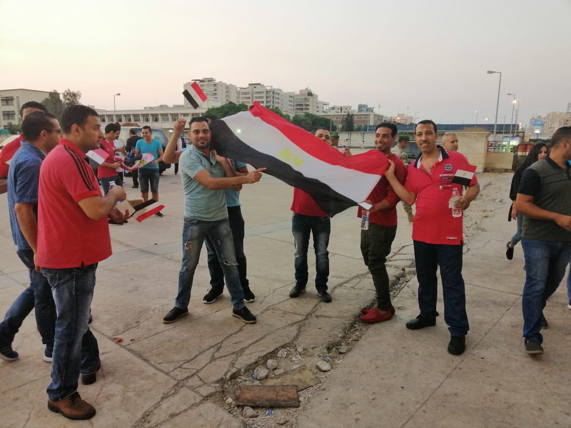 علم مصر مع الجماهير فى لبنان