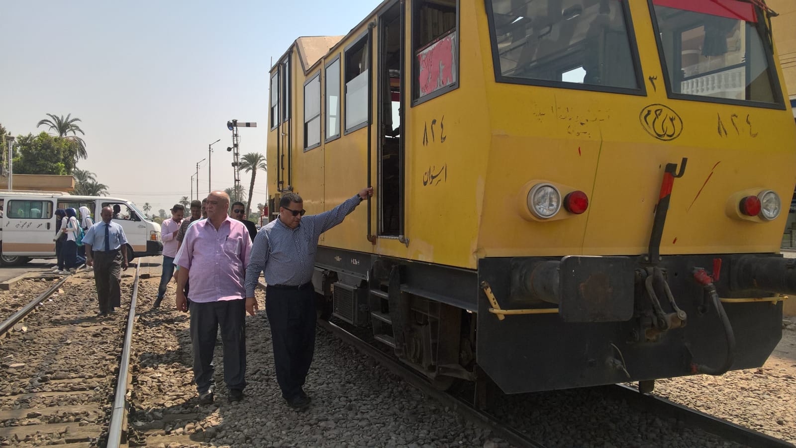 رئيس هيئة السكة الحديد يود جولة علي مزلقانات وورش الصيانة بجنوب الصعيد (1)