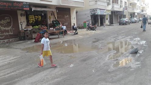  غرق  عمارات فى شارع بالبحر الاحمر فى مياه الصرف الصحى   (1)