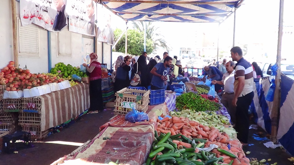  مبادرة مديرية أمن مطروح لبيع الخضروات بأسعار مخفضة  (2)