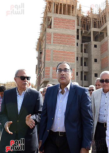 صور رئيس الوزراء يشيد بحجم العمران بمدينة قنا الجديدة فى العامين الأخيرين (14)