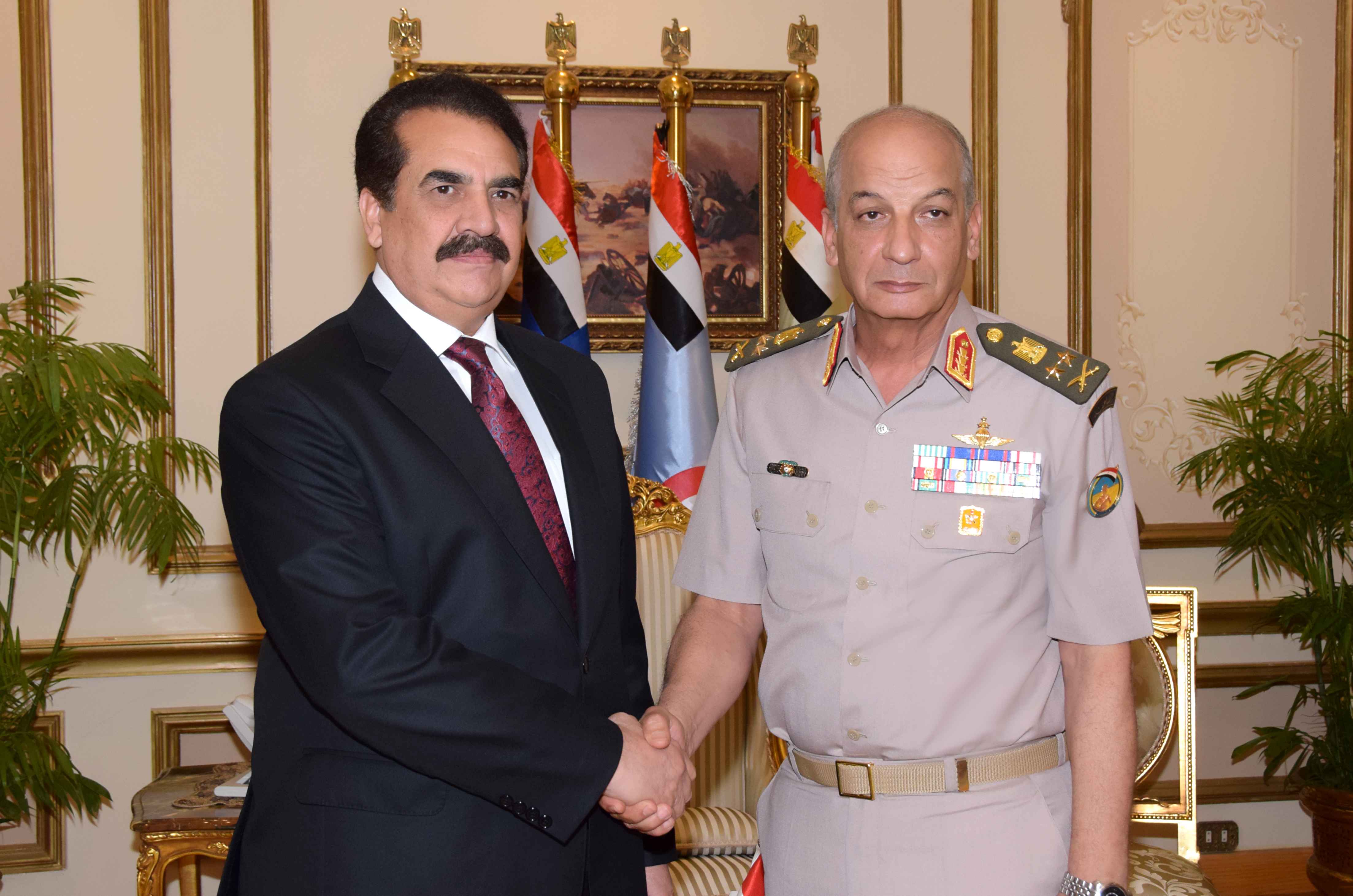 وزير الدفاع يلتقى القائد العسكرى للتحالف الإسلامى العسكرى لمحاربة الإرهاب (2)