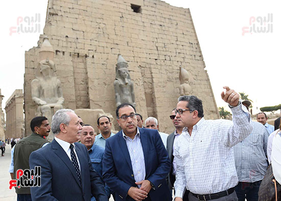 صور رئيس الوزراء يزور معبد الأقصر (6)