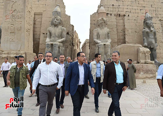 صور رئيس الوزراء يزور معبد الأقصر (20)