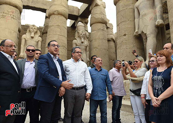 صور رئيس الوزراء يزور معبد الأقصر (11)