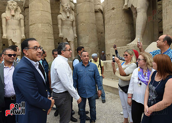 صور رئيس الوزراء يزور معبد الأقصر (13)